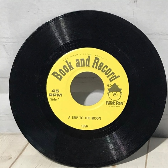 Vintage Peter Pan record and book 45 RPM "A Trip to the Moon" - Picture 5 of 9